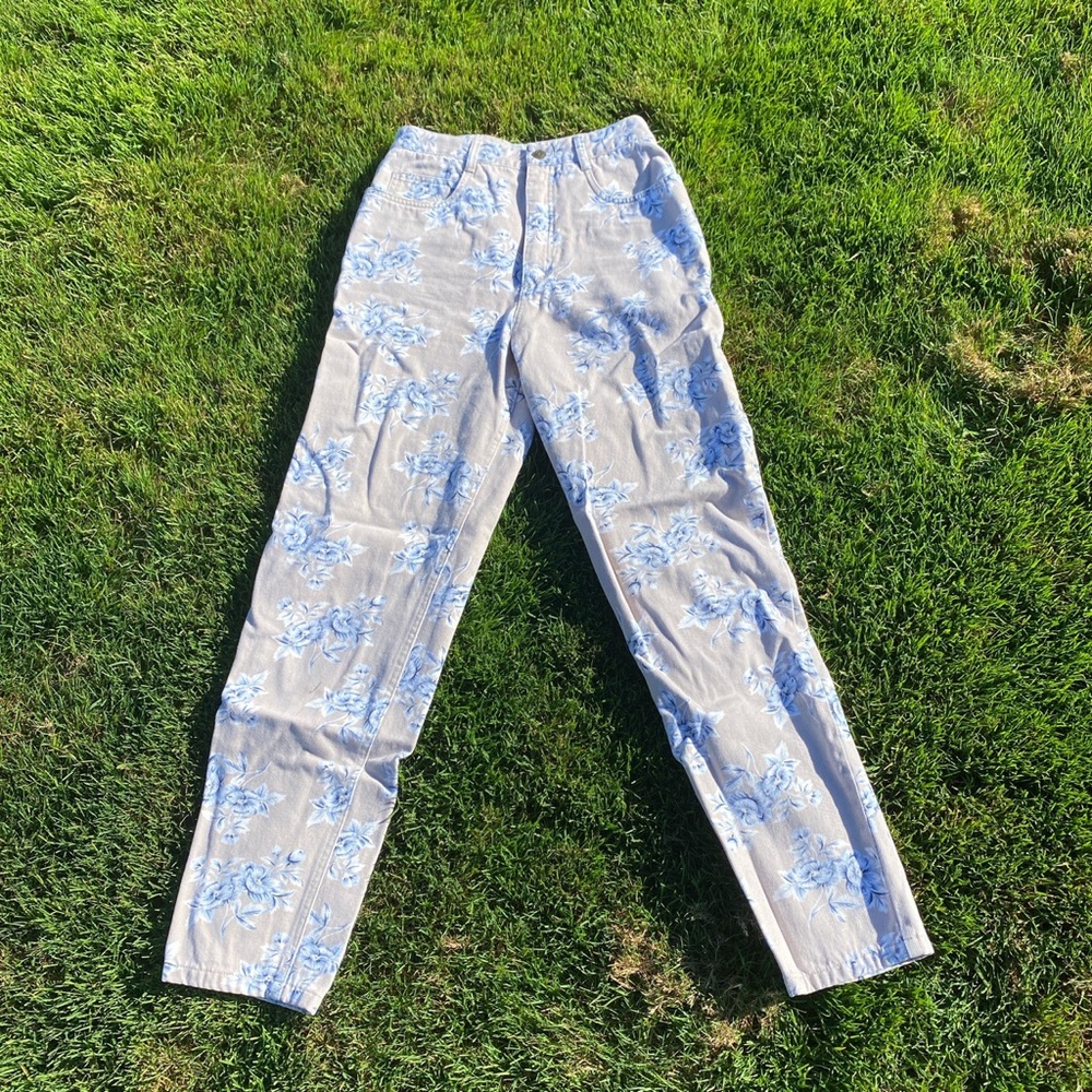 Talbots sz:8 high waisted jeans with floral design